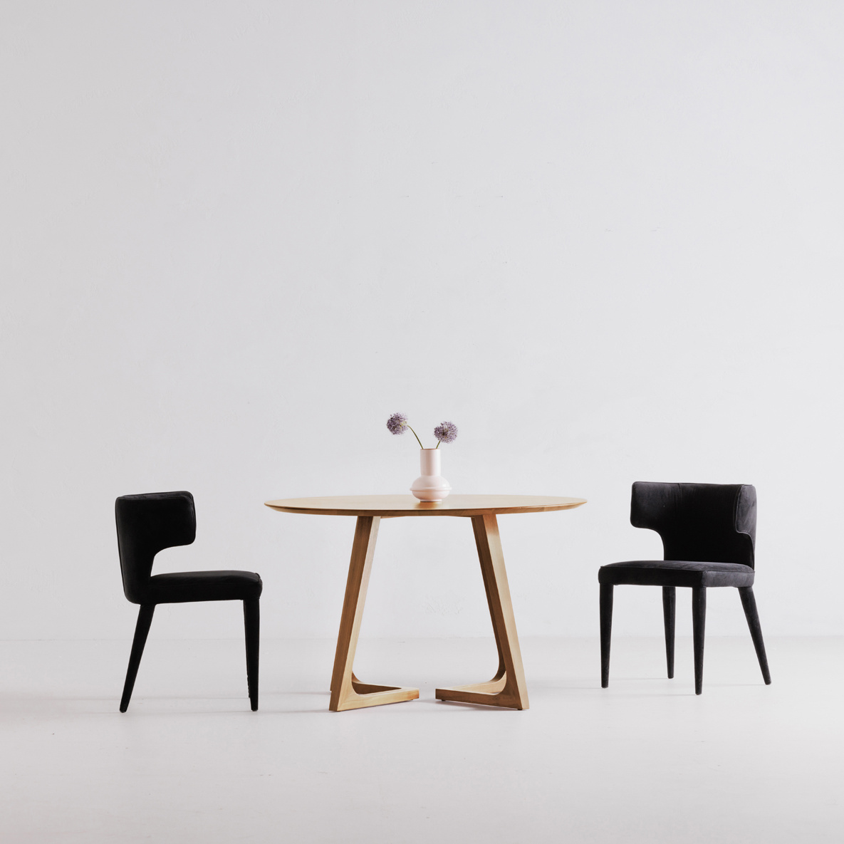 Godenza 47" Round Dining Table