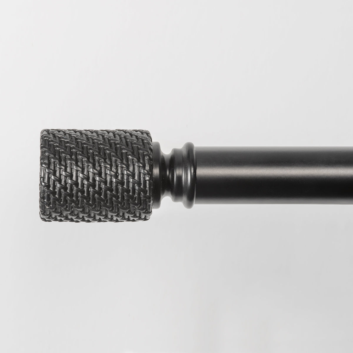 Barcelona Extendable Drapery Rod - Black
