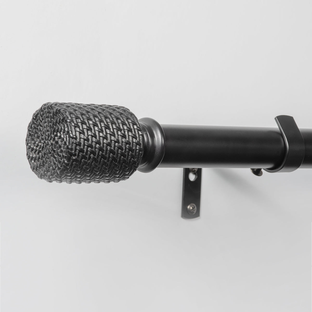 Barcelona Extendable Drapery Rod - Black