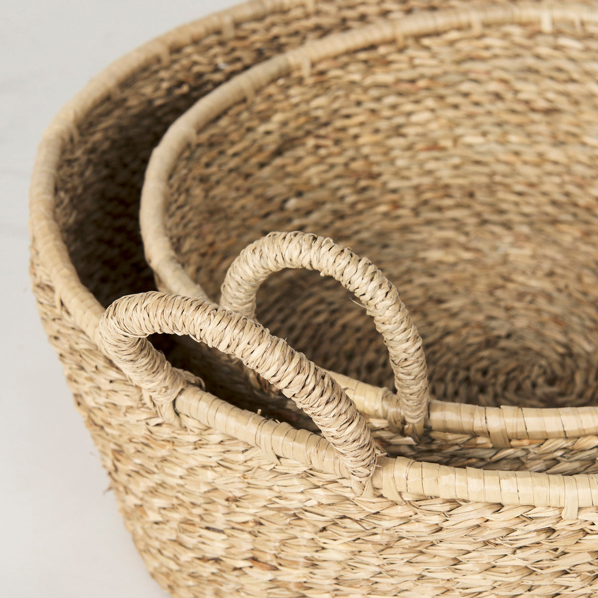 Ayanna Set of 2 Deep Nesting Seagrass Baskets w/ Handles - Dekor Butik