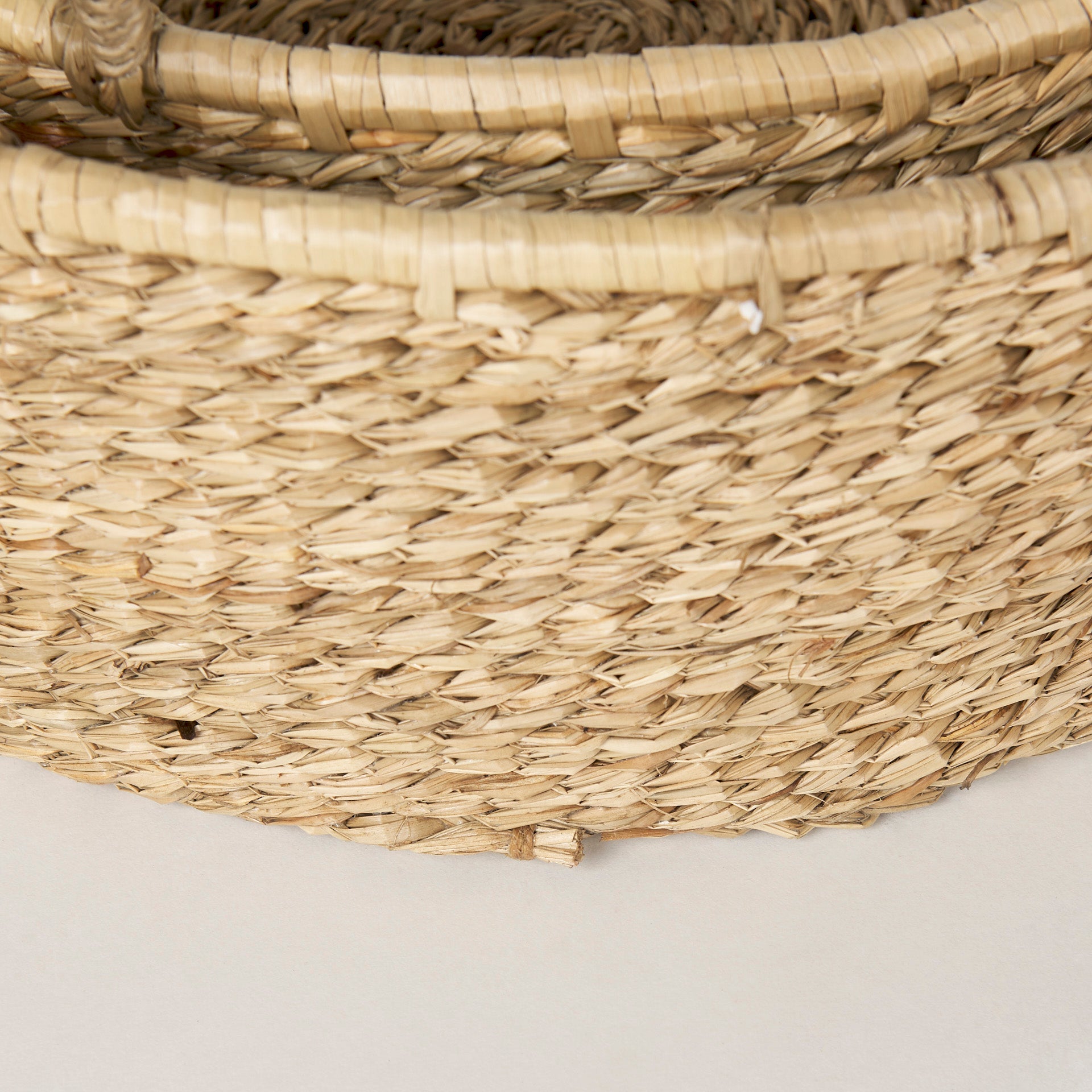 Ayanna Set of 2 Deep Nesting Seagrass Baskets w/ Handles - Dekor Butik