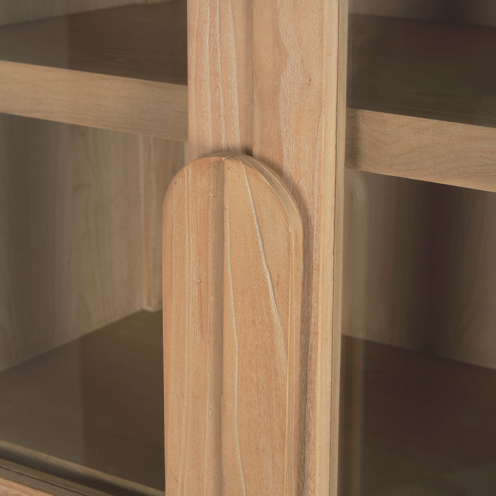 FurnitureCallum Curio Cabinet - Wire Brushed Elm - Dekor Butik