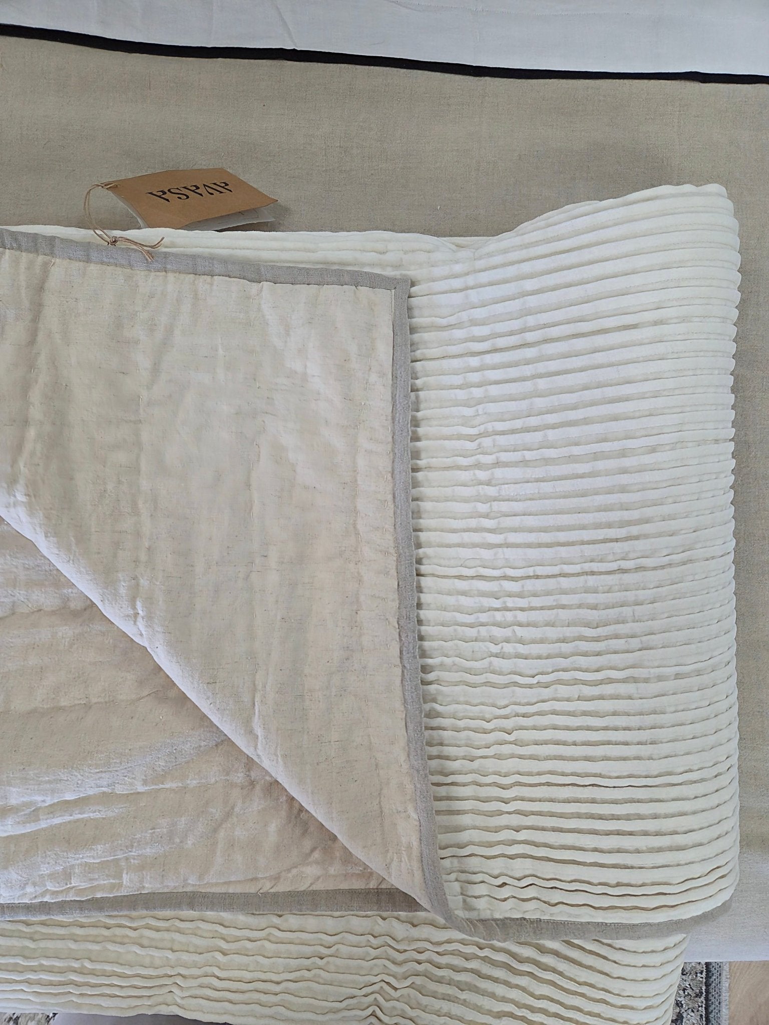 BeddingCarter Collection - Quilt 7 Colors - Dekor Butik