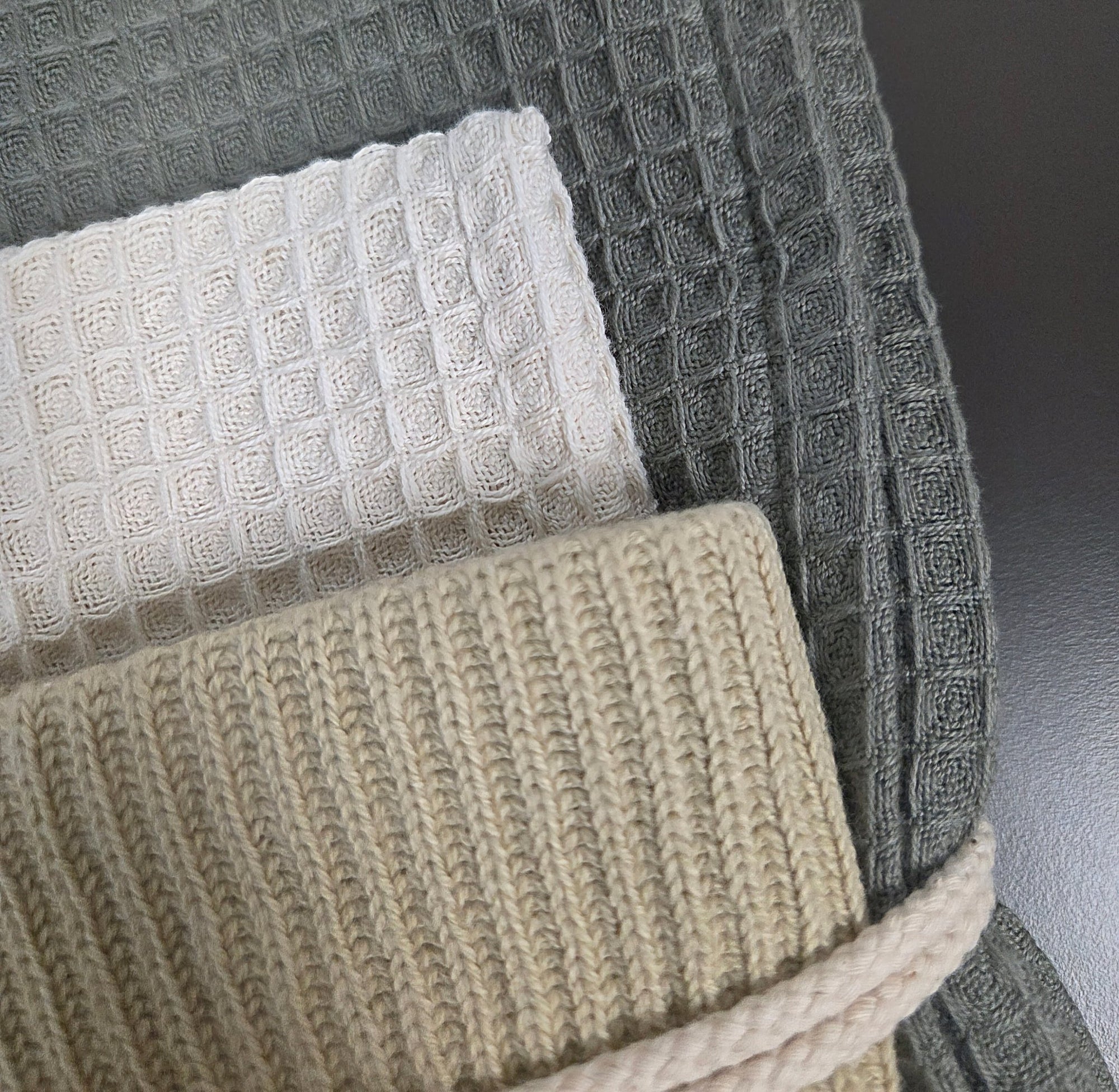 Danish Tea Towel and Dishcloth Gift Set - Set of 3 - Chai Seed - Dekor Butik