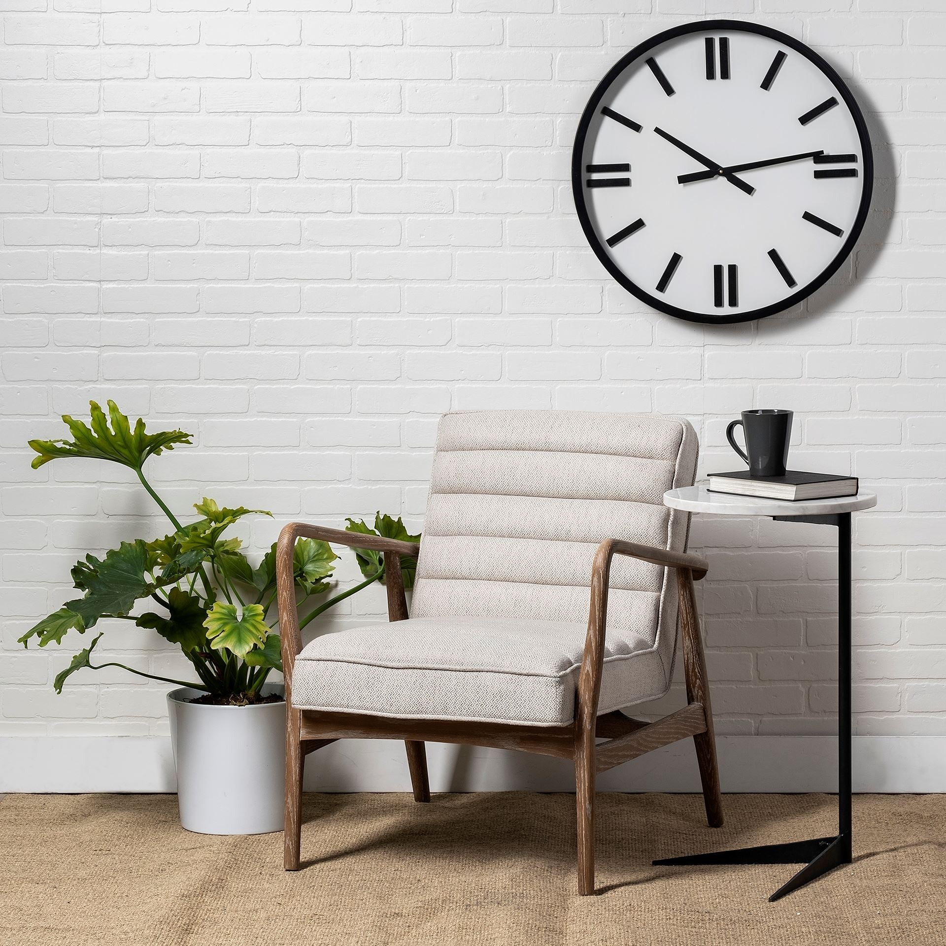 Derby 24" Round Oversize Modern Wall Clock - Dekor Butik