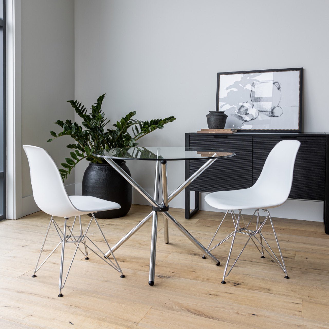 saleEdie Dining Table - Chrome - Dekor Butik