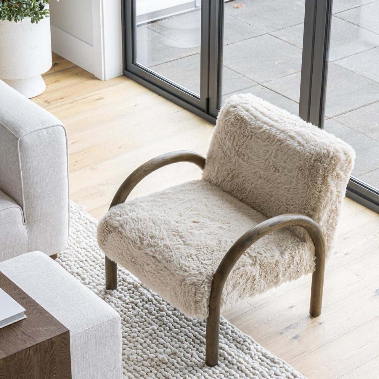 baseEros Chair - Shaggy Sand - Dekor Butik