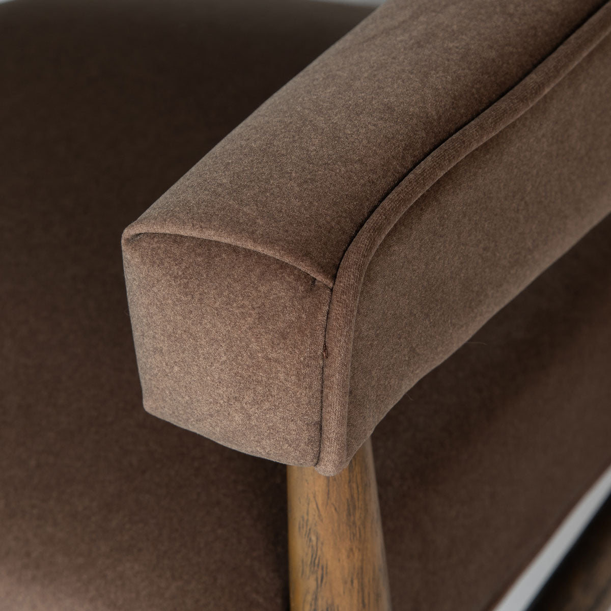 Everest Chair - Dark Base - Velvet Coffee - Dekor Butik