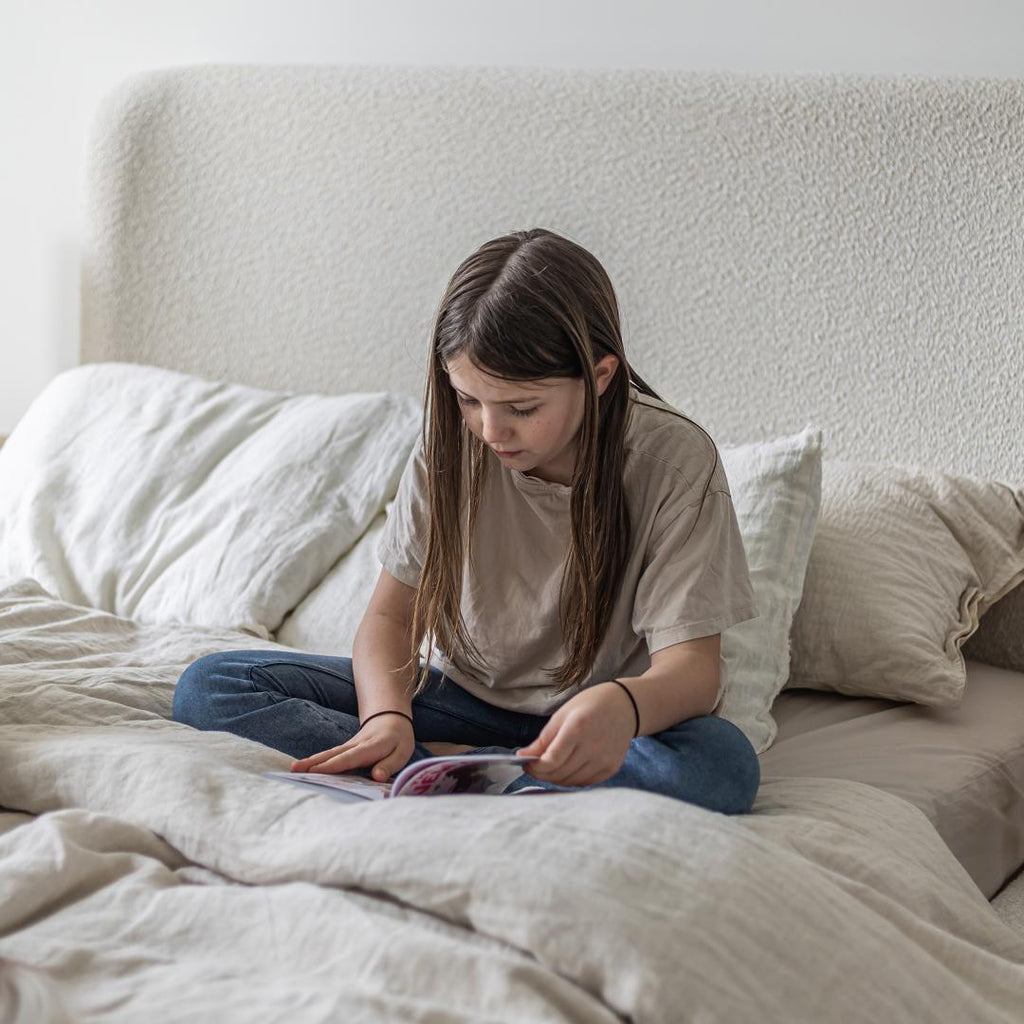 baseFaye Queen Bed - Off White - Dekor Butik