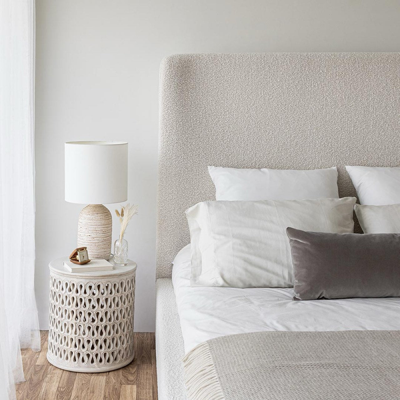 baseFaye Queen Bed - Off White - Dekor Butik