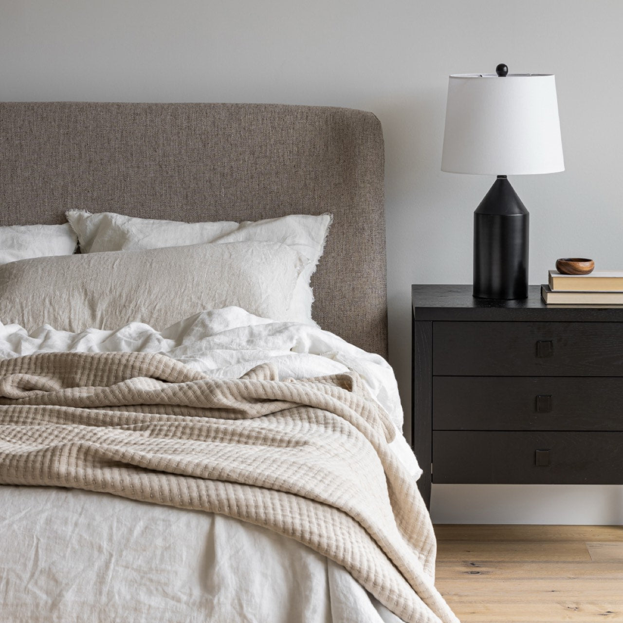 baseFaye Queen Bed Short - Perfect Taupe - Dekor Butik