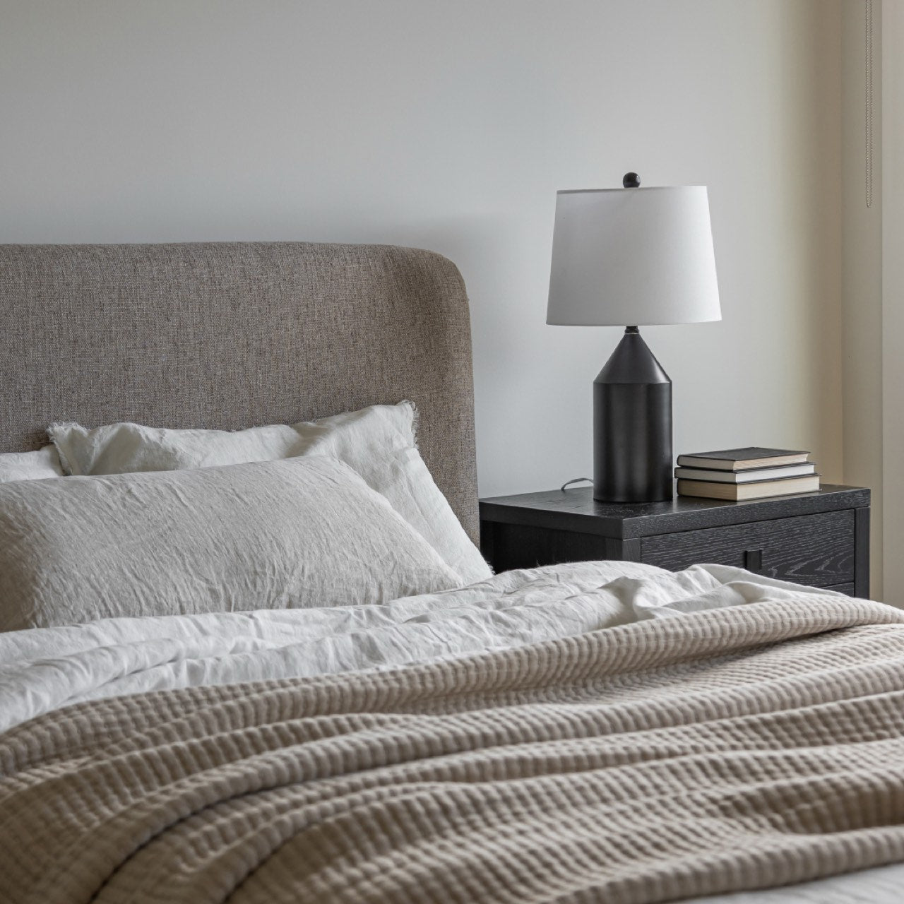 baseFaye Queen Bed Short - Perfect Taupe - Dekor Butik
