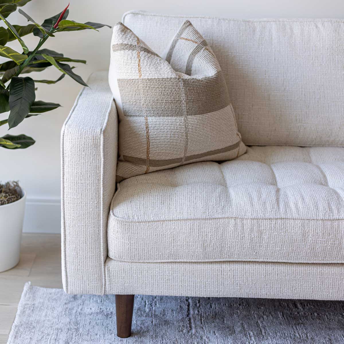 Finnigan Sofa - Ecru - Dekor Butik