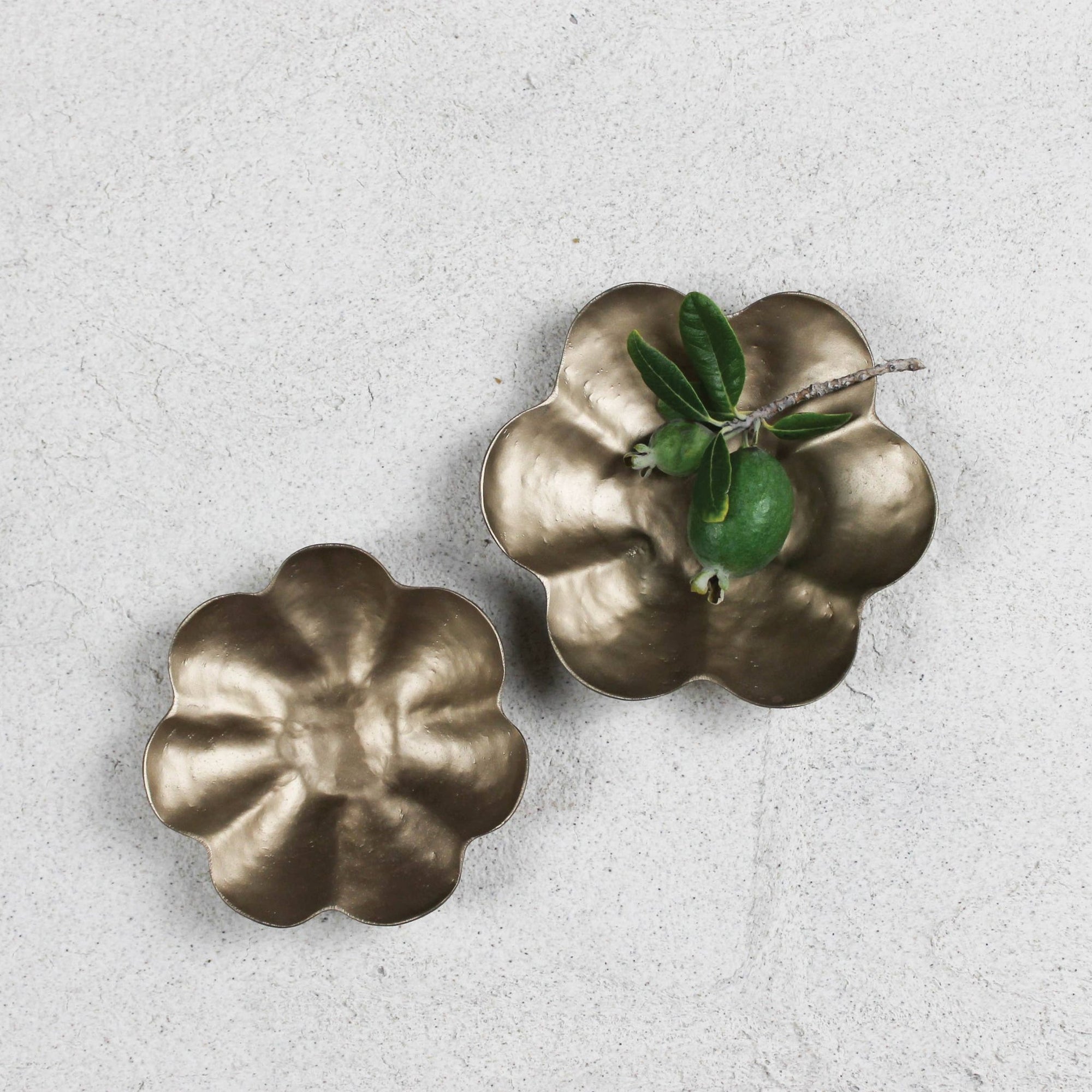 Boxes, Bowls & TraysFleur Bowl, Brass - Sm - Dekor Butik
