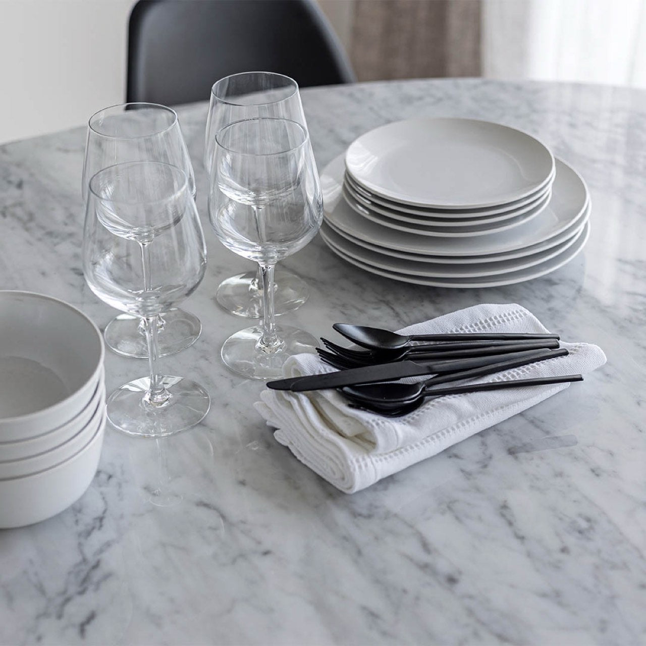 baseFlute Dining Table - Round - Dekor Butik