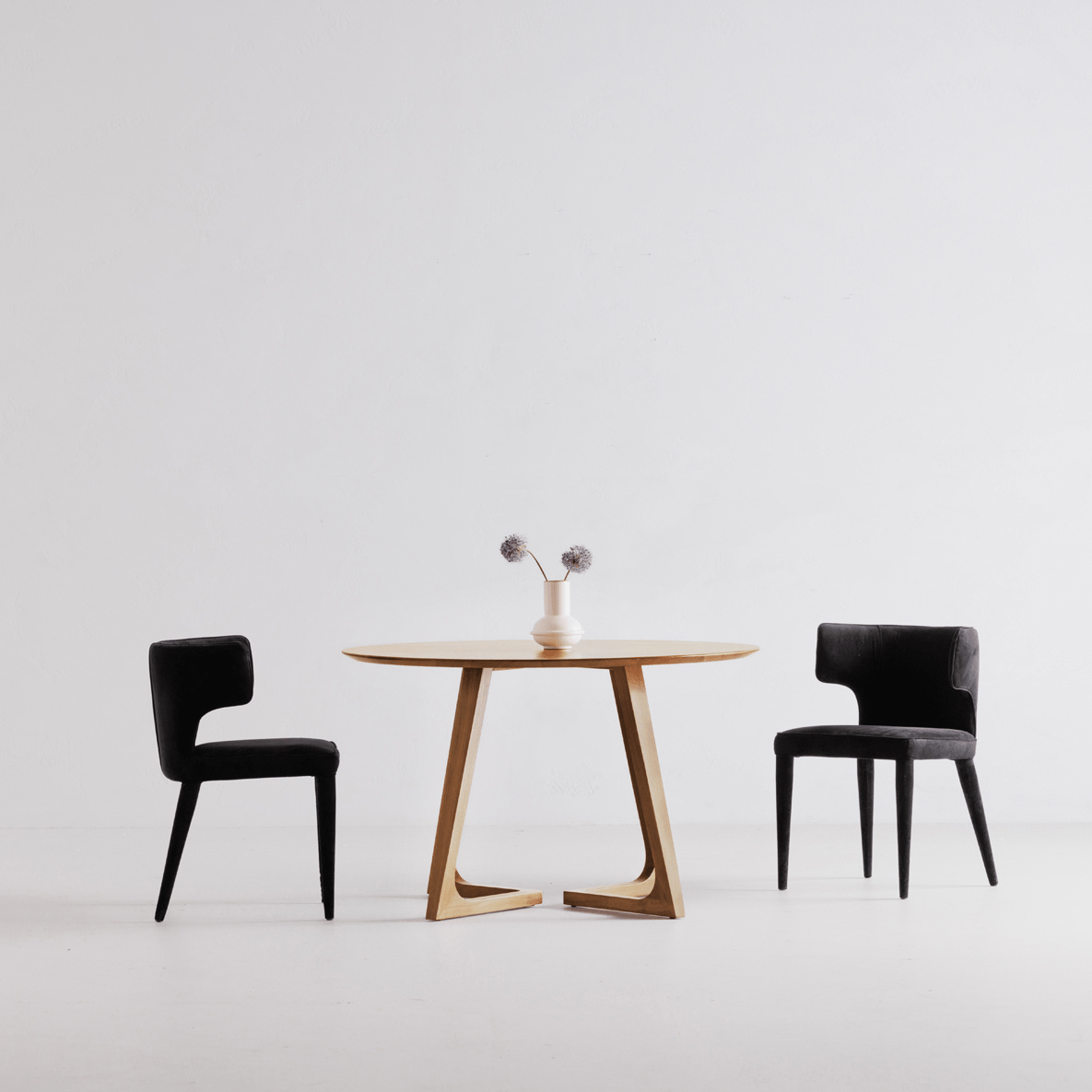 FurnitureGodenza 47" Round Dining Table - Dekor Butik