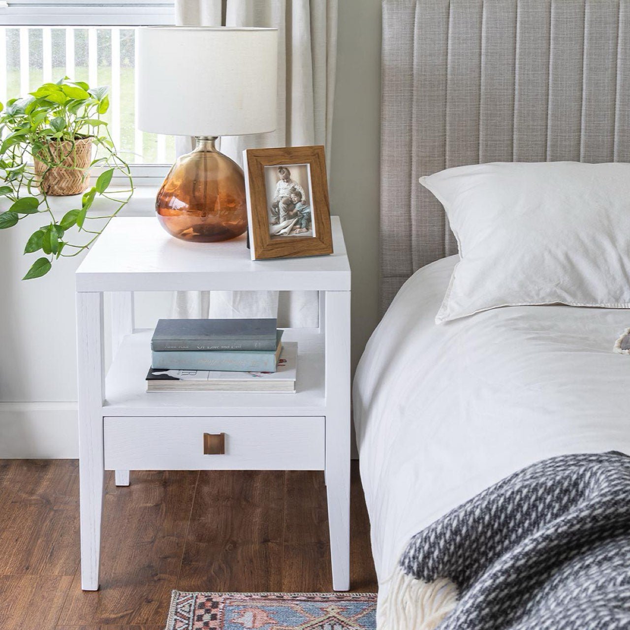 baseHara 1 Drawer Accent Table - White - Dekor Butik