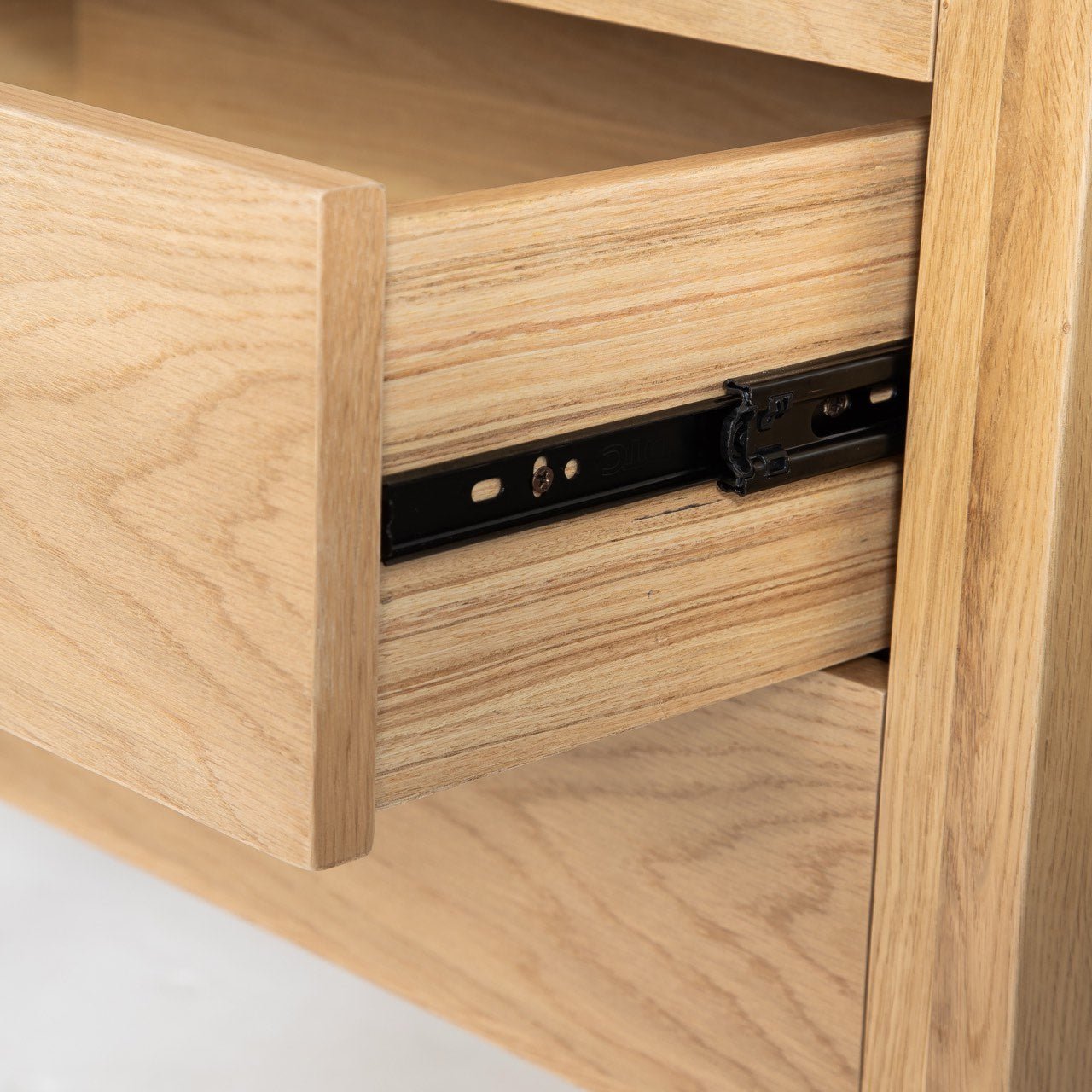 baseHara 3 Drawer Dresser - Natural Oak - Dekor Butik