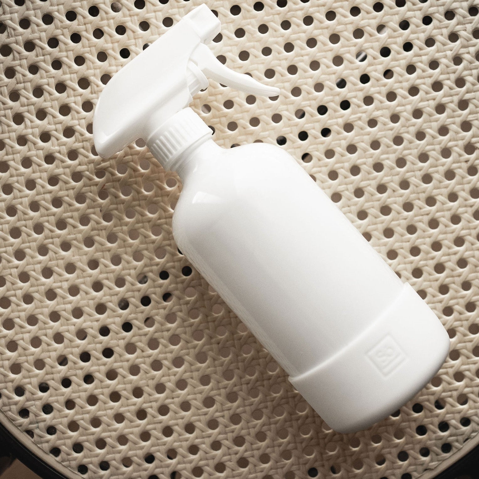 AccessoriesHome - Recycled Glass Refillable Spray Bottle - Dekor Butik