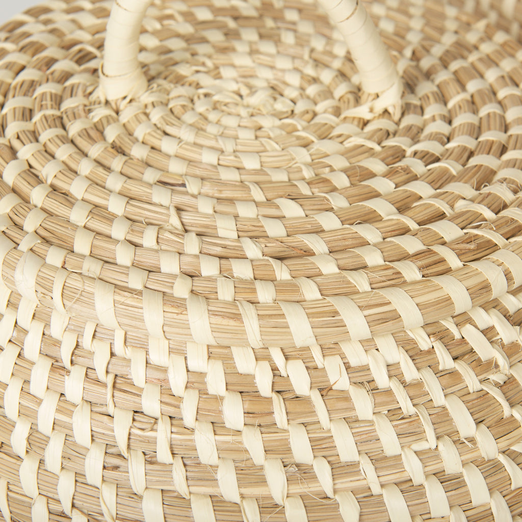 Kalopa Set of 2 Seagrass Floor Baskets w/ Flat Handled Lid
