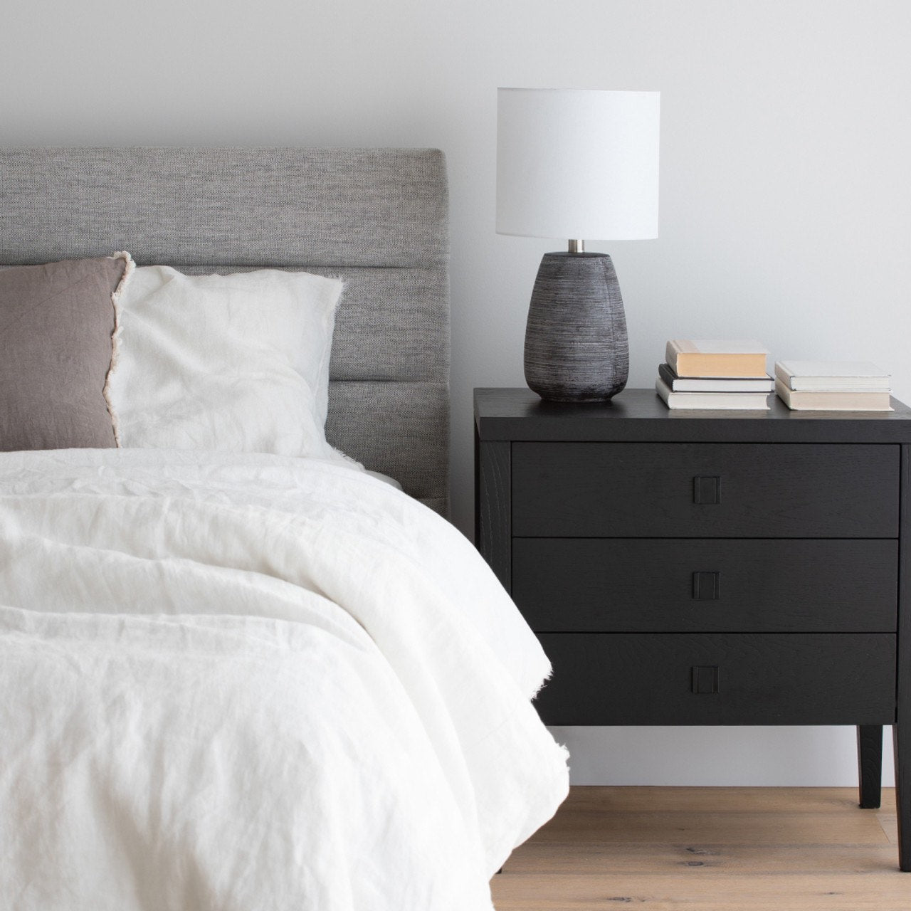 baseJustin King Storage Bed - Stone - Dekor Butik