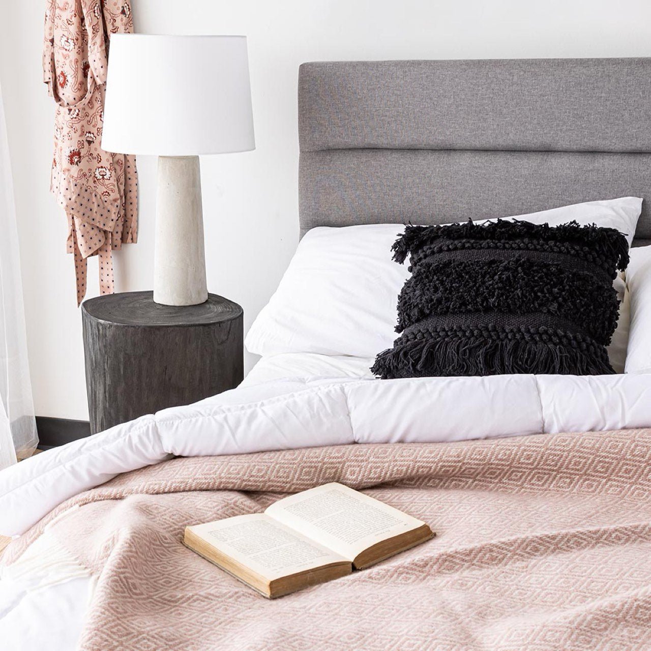 baseJustin Queen Bed - Greige - Dekor Butik