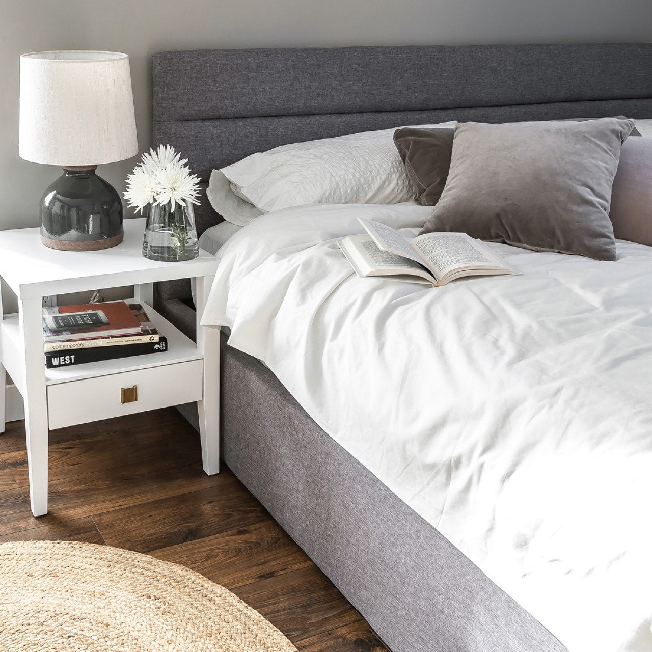 baseJustin Queen Bed - Greige - Dekor Butik