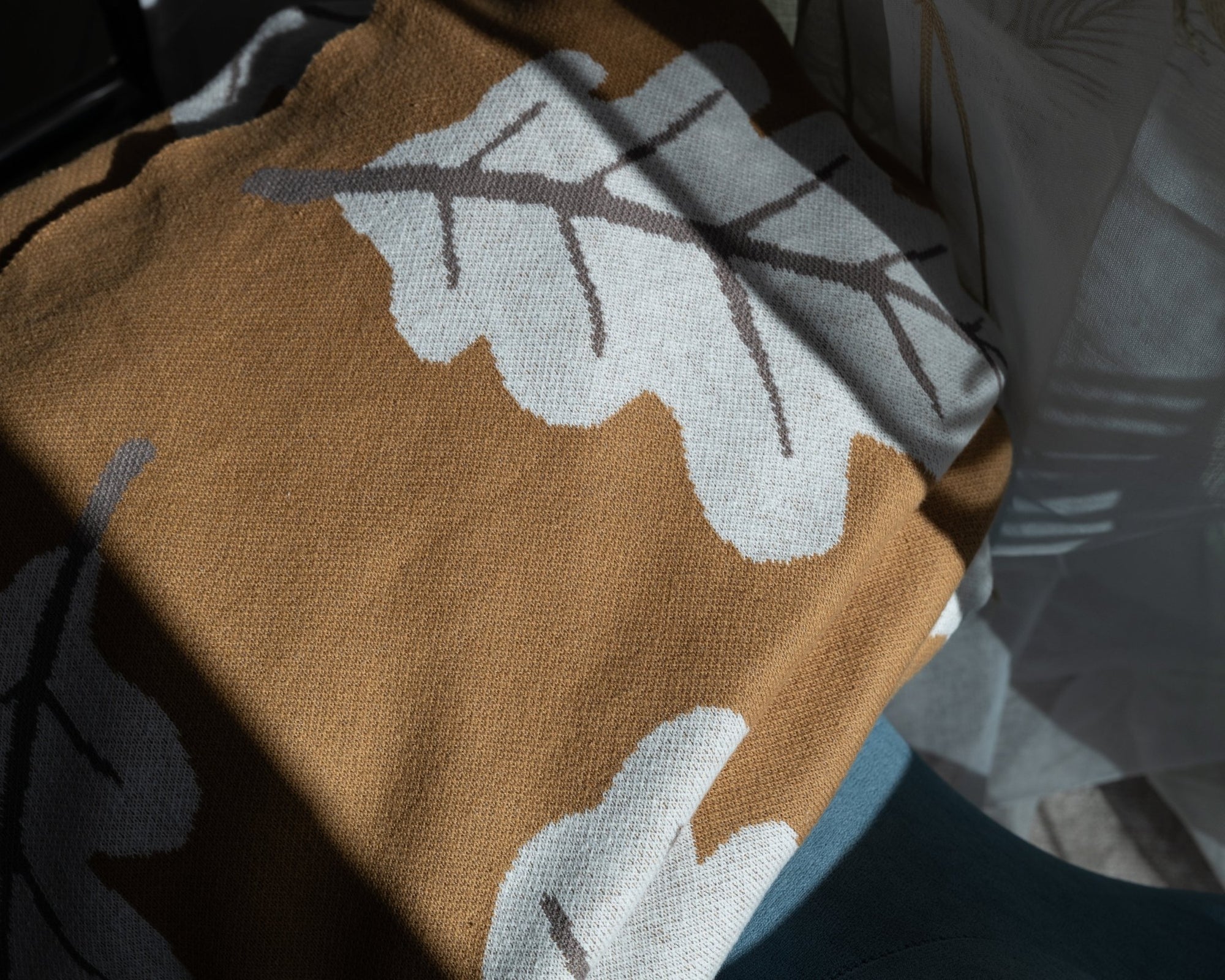 Throw BlanketsKnit Leaf Design Throw Blanket - Dekor Butik