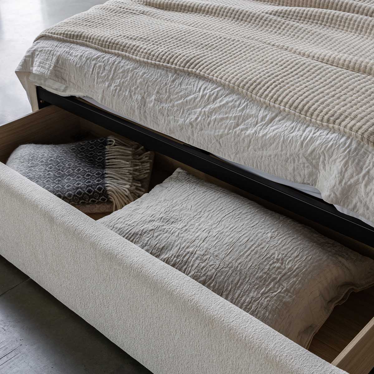 baseLourdes King Storage Drawer Bed - Cream - Dekor Butik