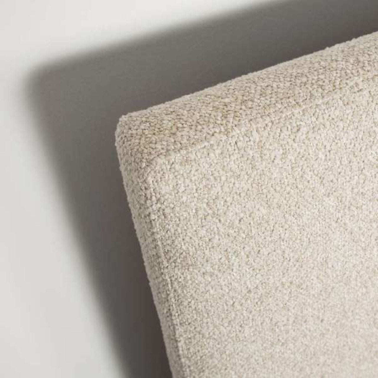 baseLuna Tool - Free King Bed - Buff - Dekor Butik