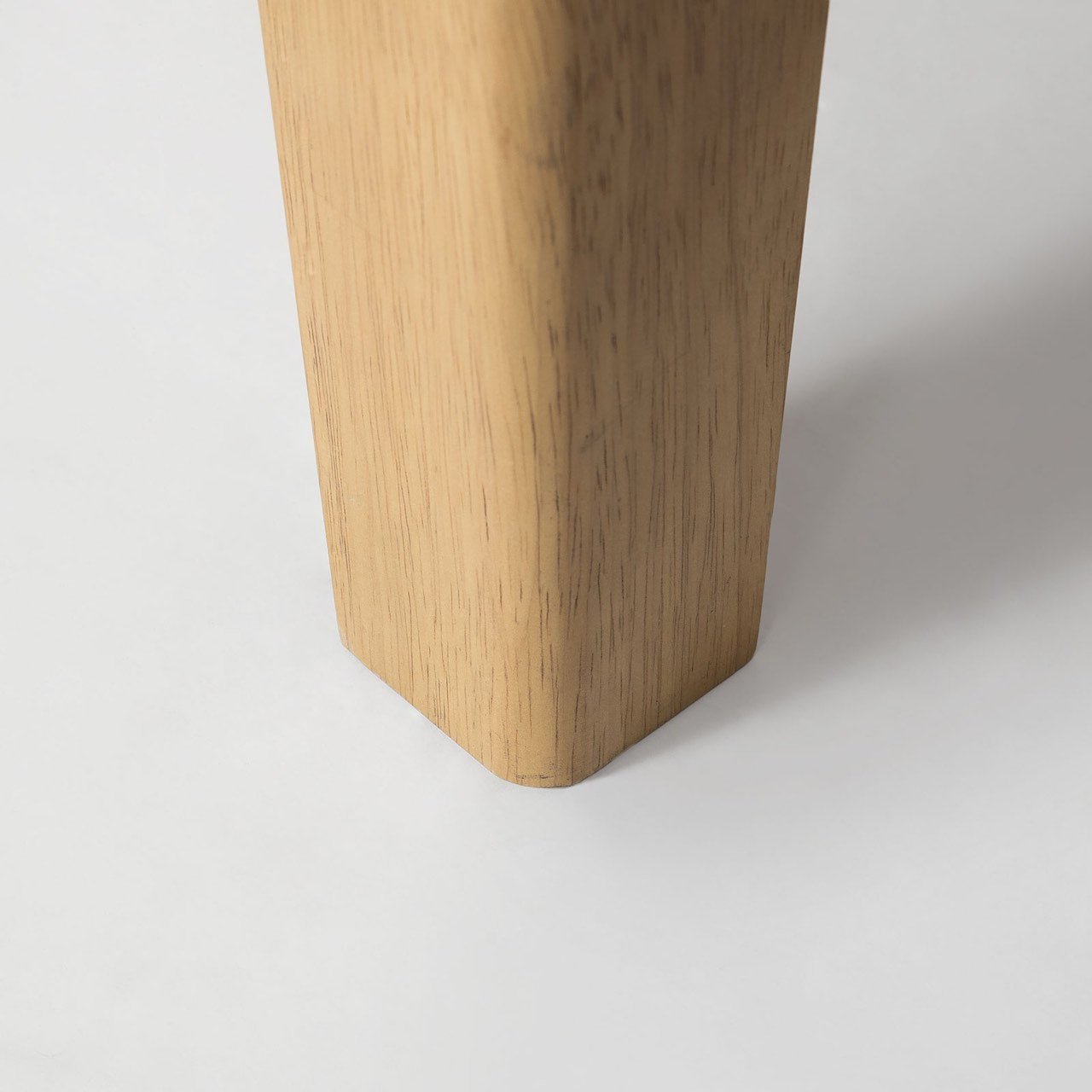 baseLuna Tool - Free Queen Bed - Buff - Dekor Butik