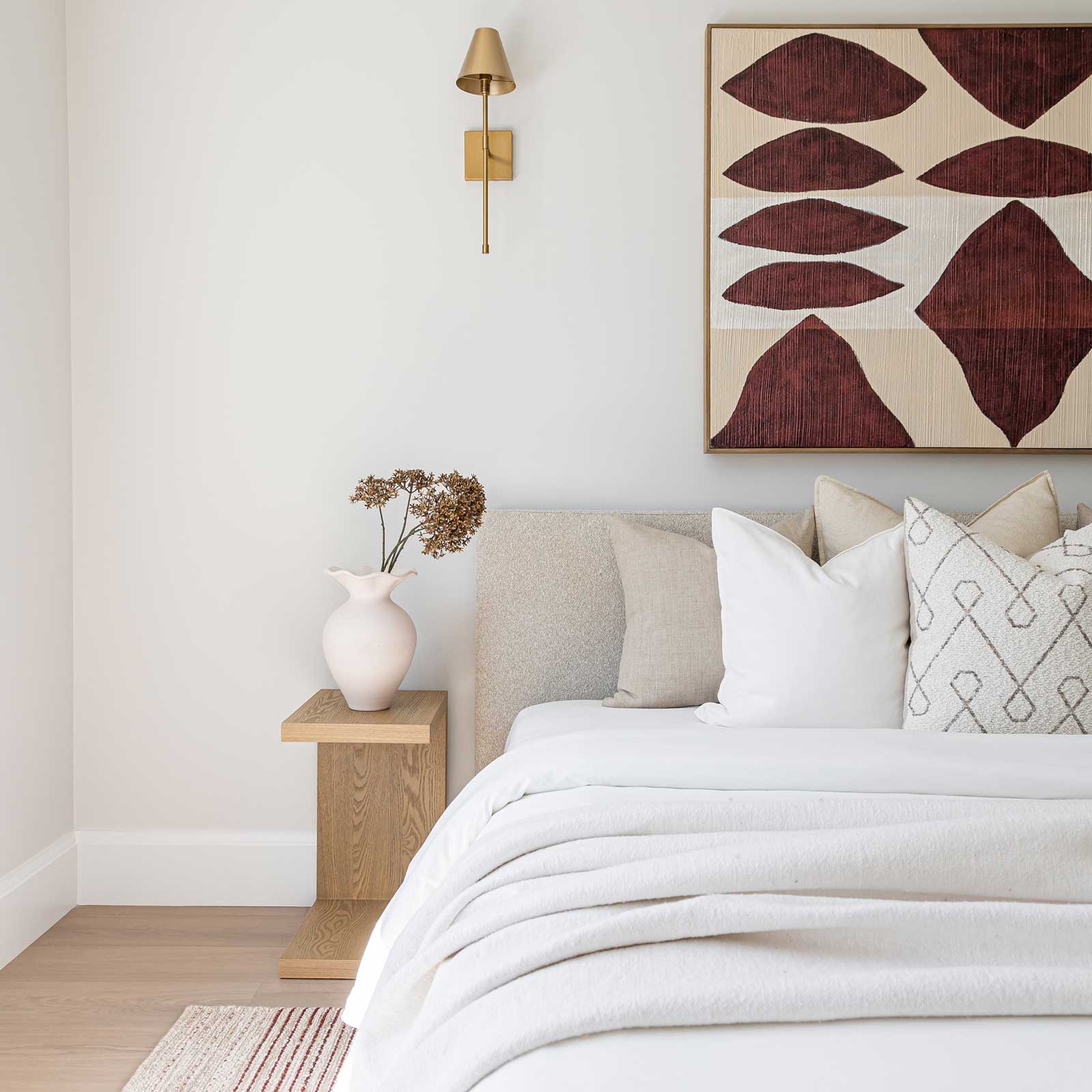 baseLuna Tool - free Queen Bed - Buff - Dekor Butik