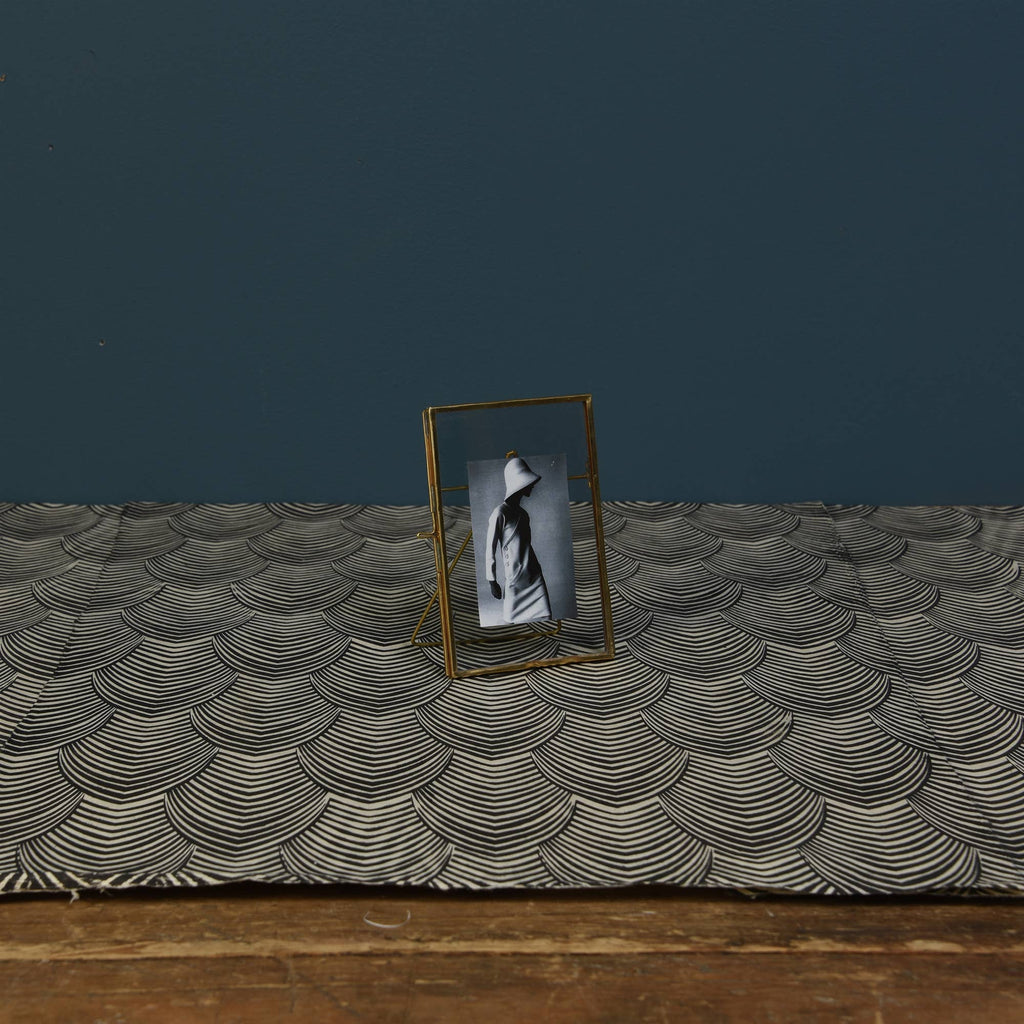 Monroe Easel Frame - Vertical - Brass - Dekor Butik