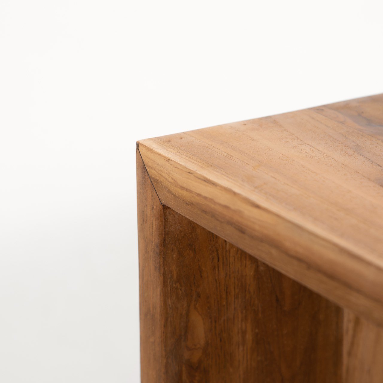 baseNatura Terra Accent Table - Dekor Butik