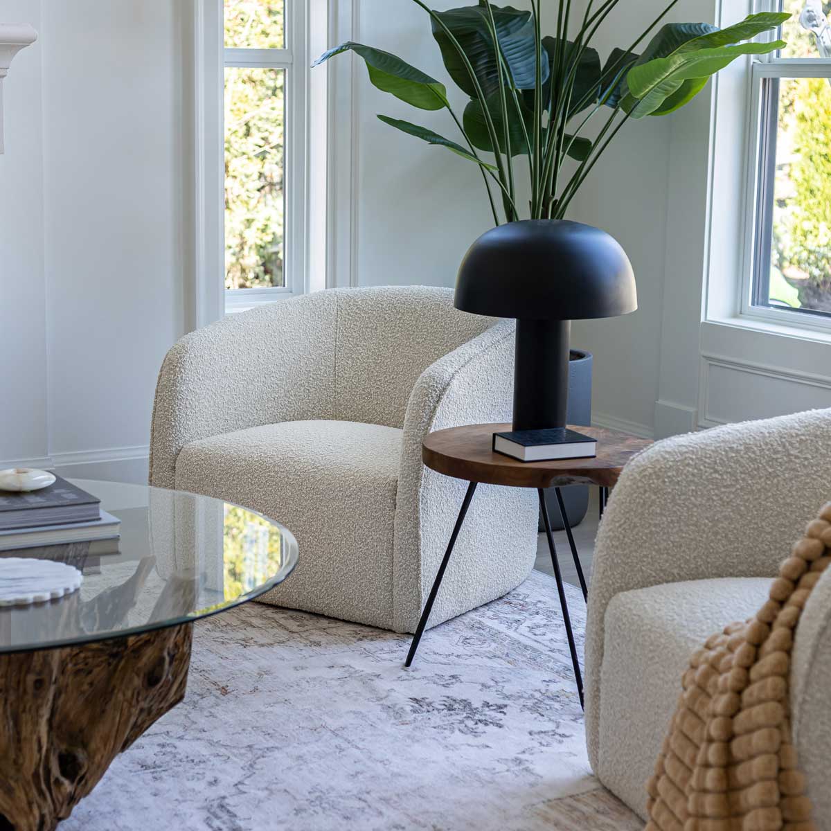 Natura Hairpin Accent Table - Round