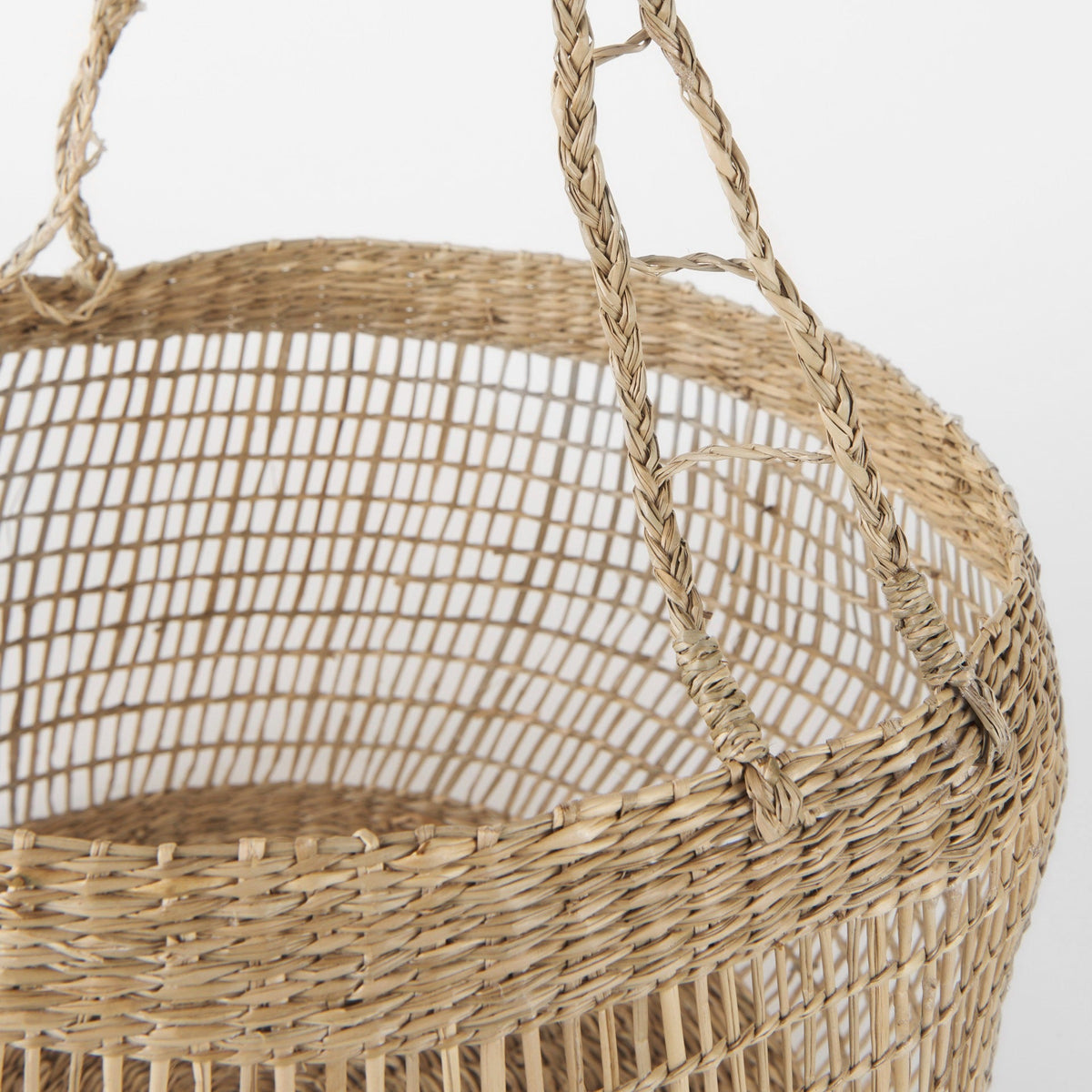 Nova 15.0L x 15.0W x 9.4H (Set of 2) Light Brown Seagrass Woven Round Basket W/ Long Handle - Dekor Butik