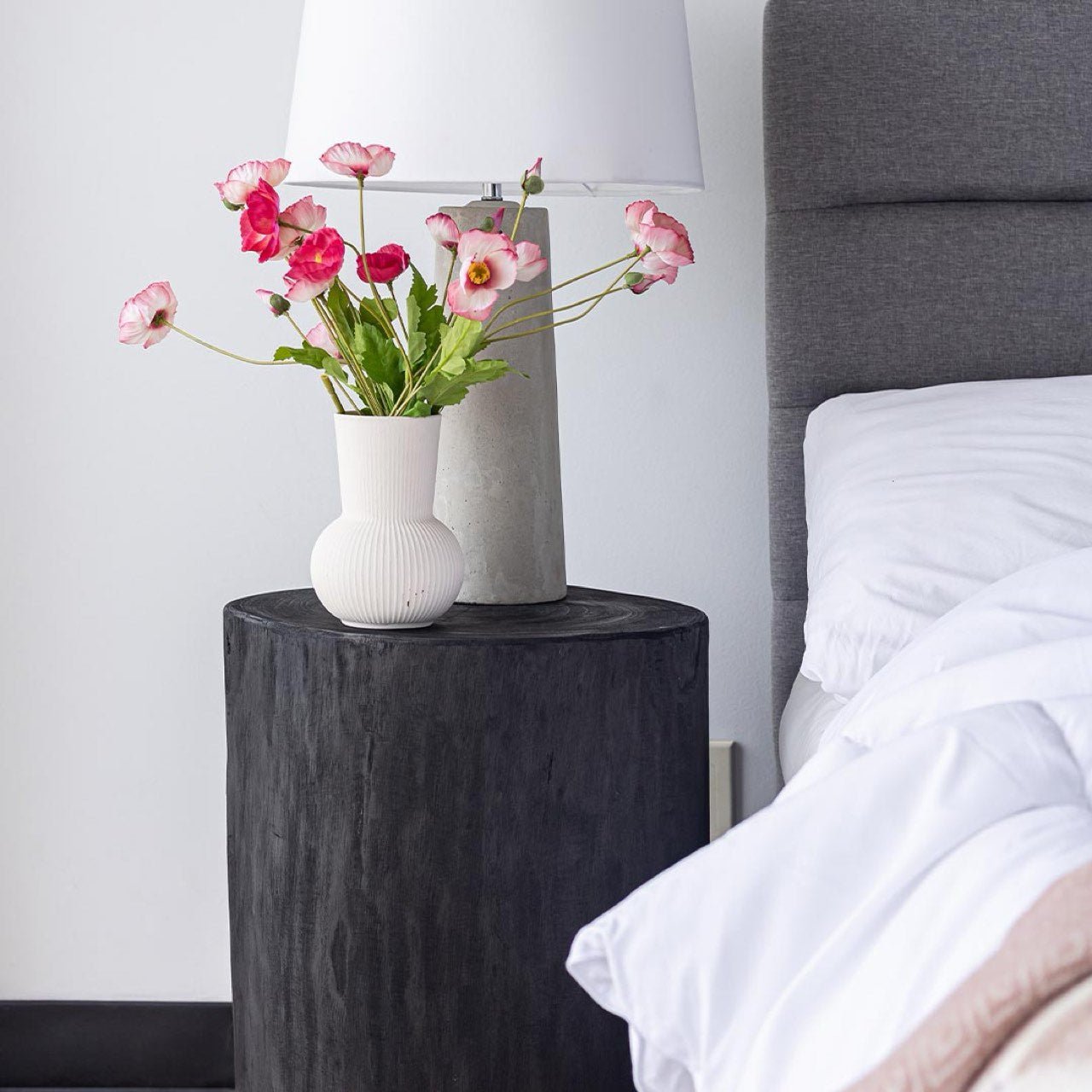 baseNova Wide 16" Stump - Round - Black - Dekor Butik