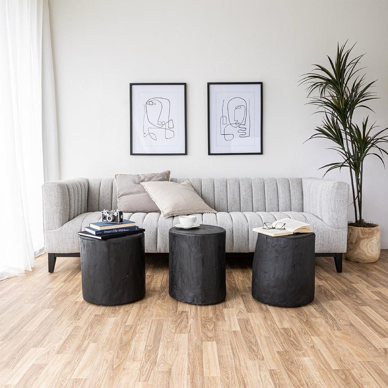 baseNova Wide 18" Stump - Round - Black - Dekor Butik