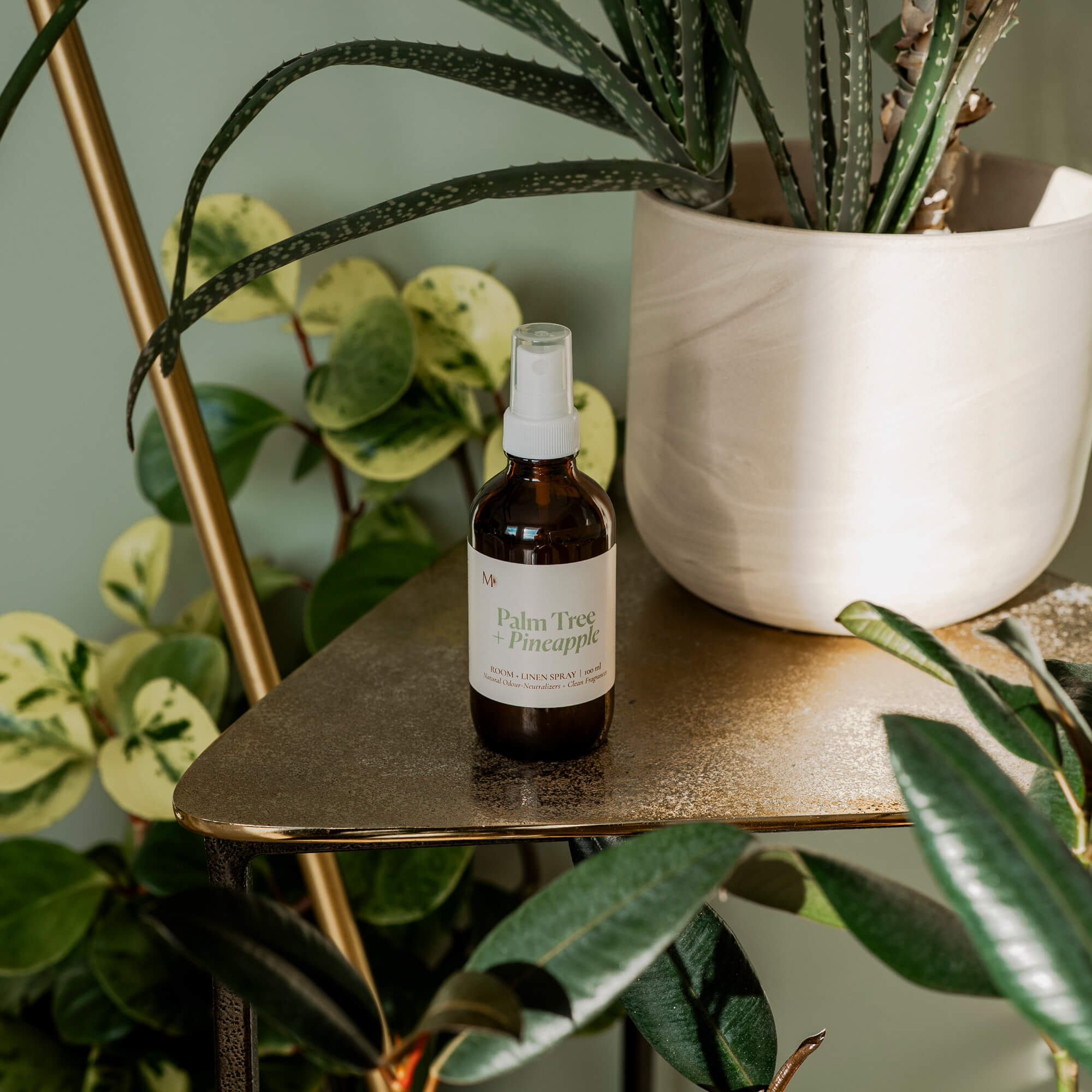 Room & Linen SprayPalm Tree + Pineapple Room and Linen Spray - Dekor Butik