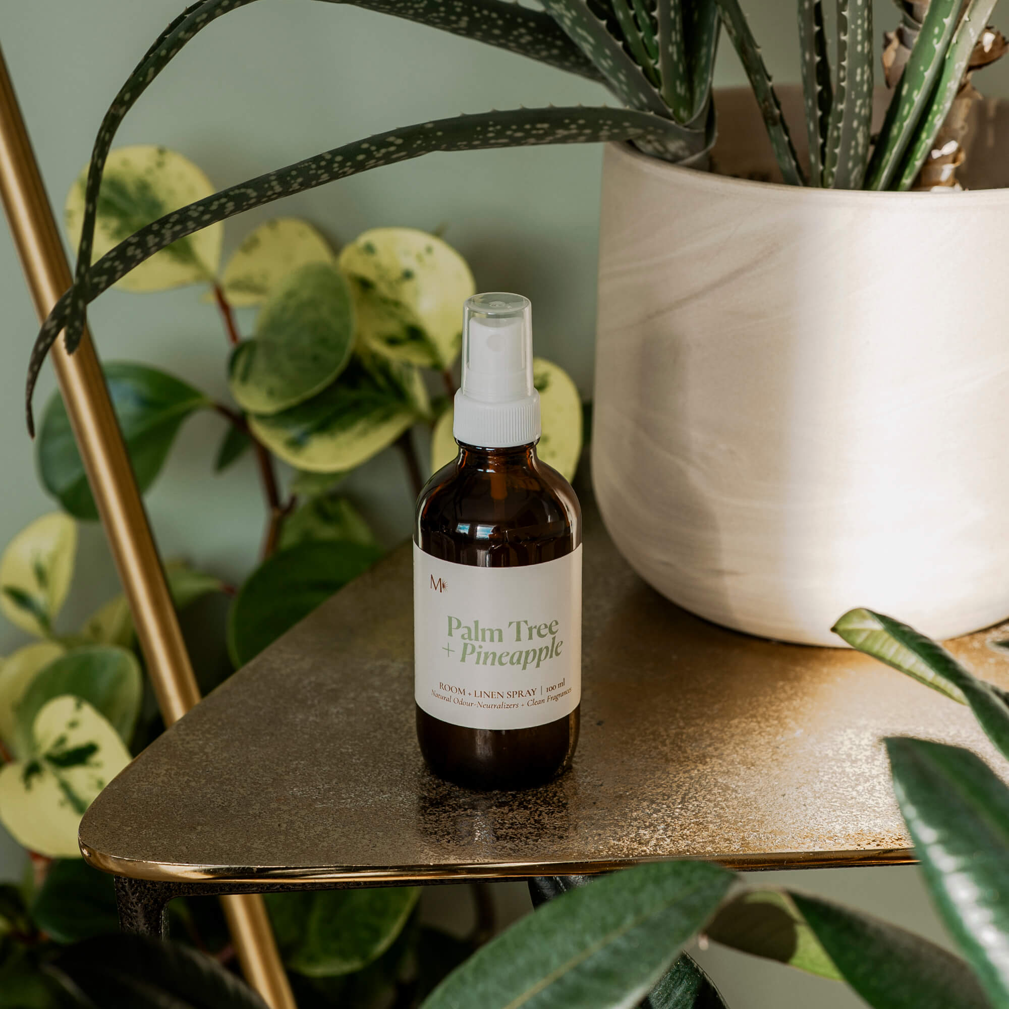 Room & Linen SprayPalm Tree + Pineapple Room and Linen Spray - Dekor Butik