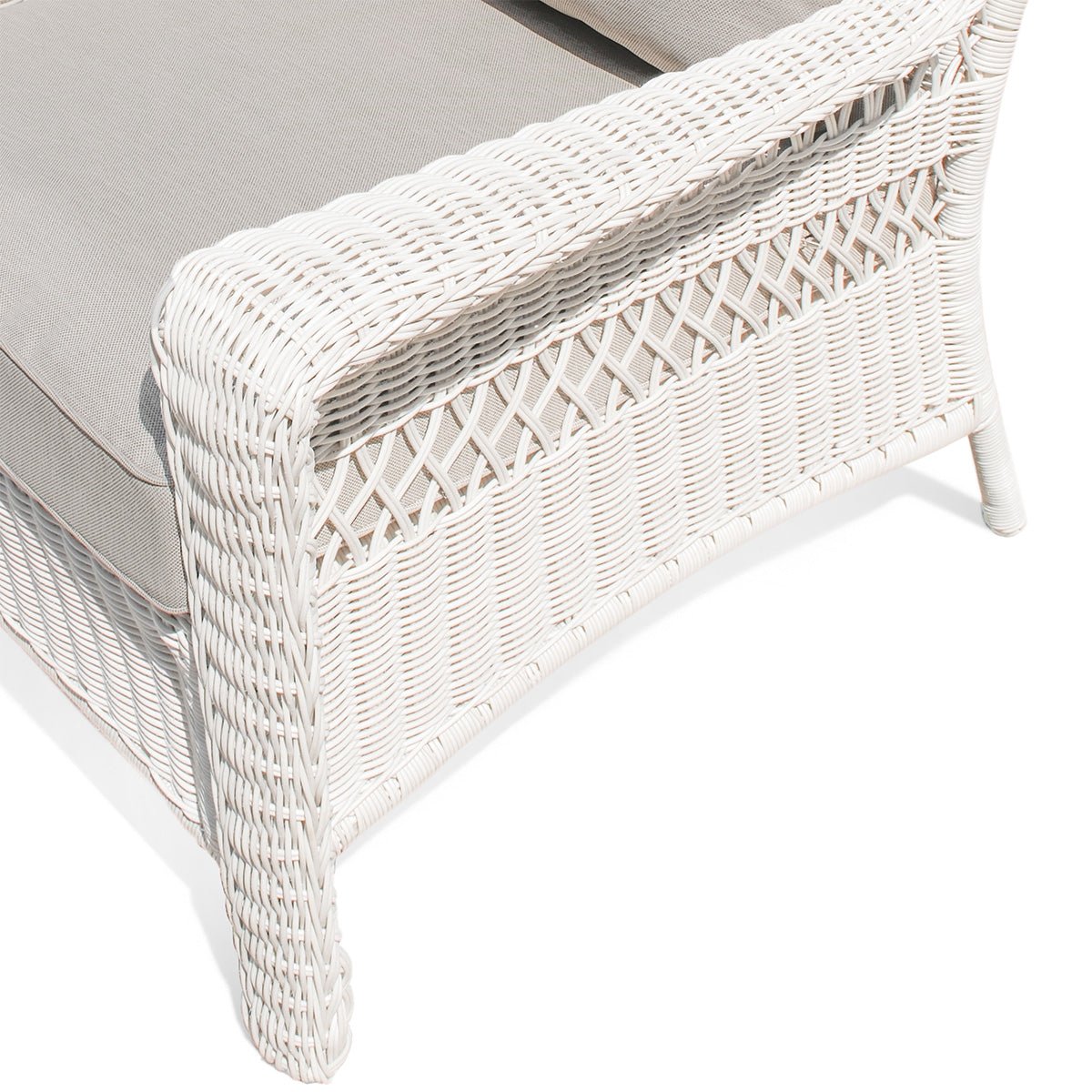 LoveseatPark Meadows Wicker Outdoor Loveseat - Dekor Butik