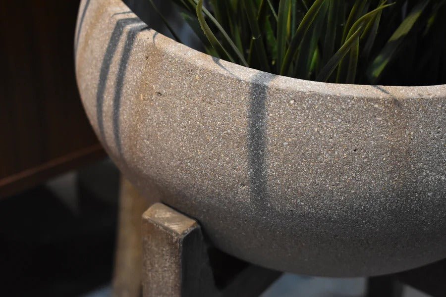 Patio Large Standing Urn - Brown Stone - Dekor Butik