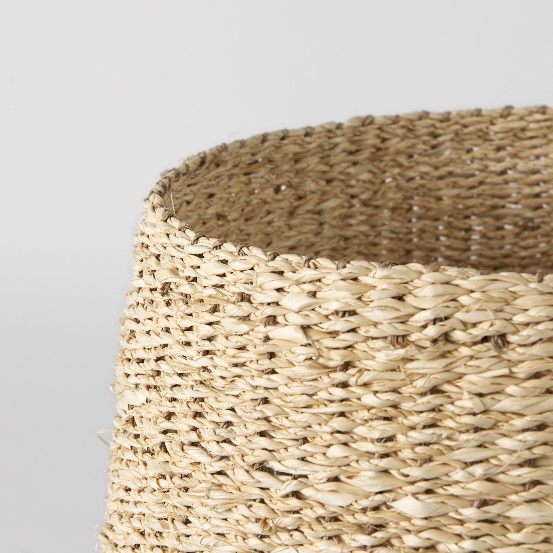 Sivannah 19.7L x 19.7W x 23.6H (Set of 3) Light Brown and Medium Brown Striped Seagrass Round Basket - Dekor Butik