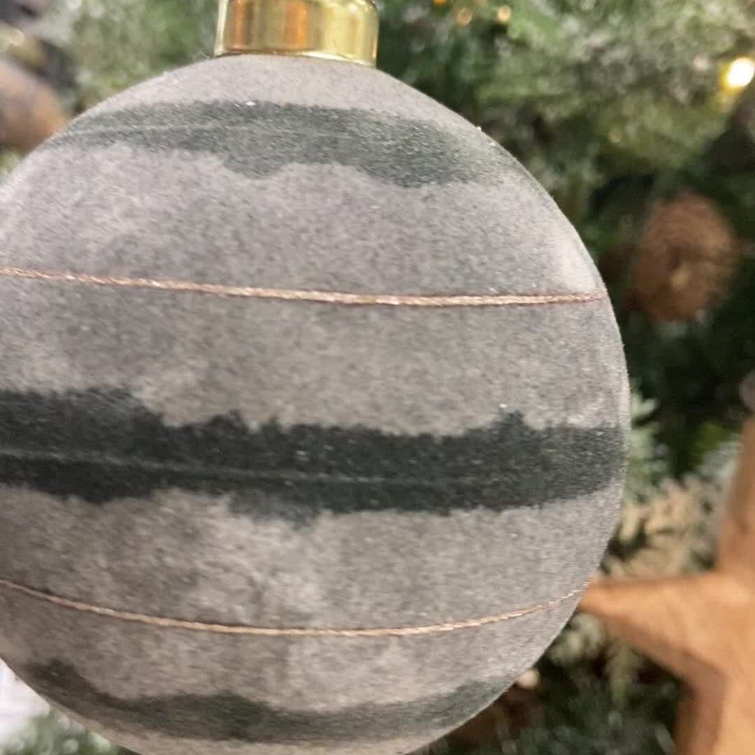 ChristmasStria Velvet Glass Ornament - Dekor Butik