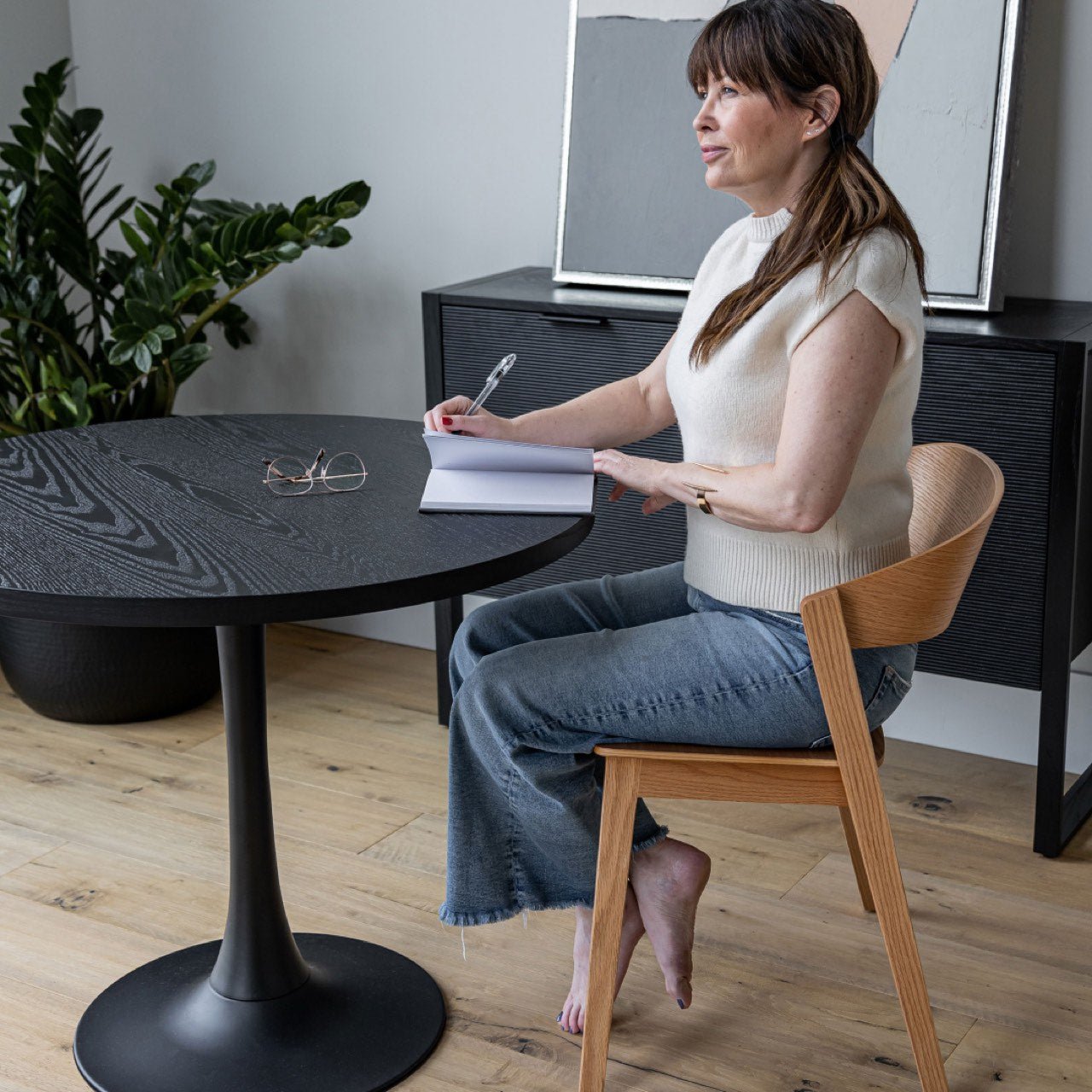 baseSurface Pedestal Dining Table - Black - Dekor Butik