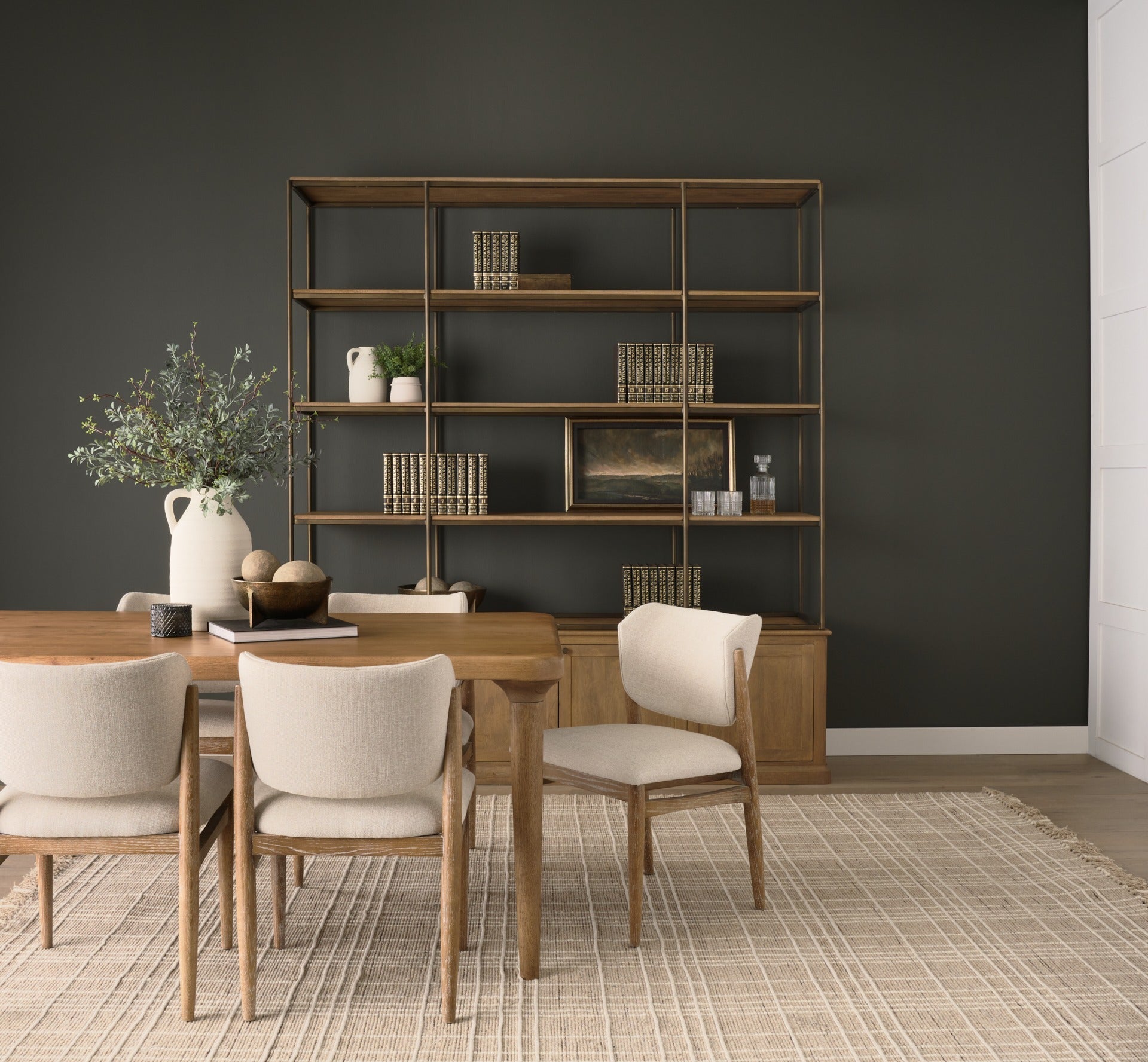 Suvan Dining Table - Dekor Butik