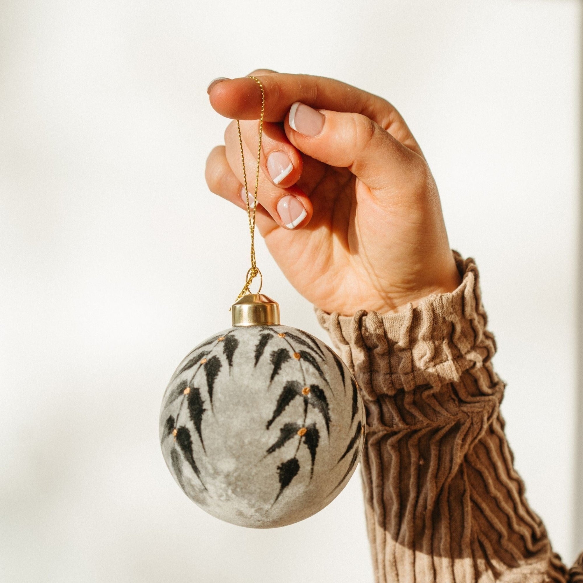 ChristmasVelvet Fern Glass Ornament - Dekor Butik